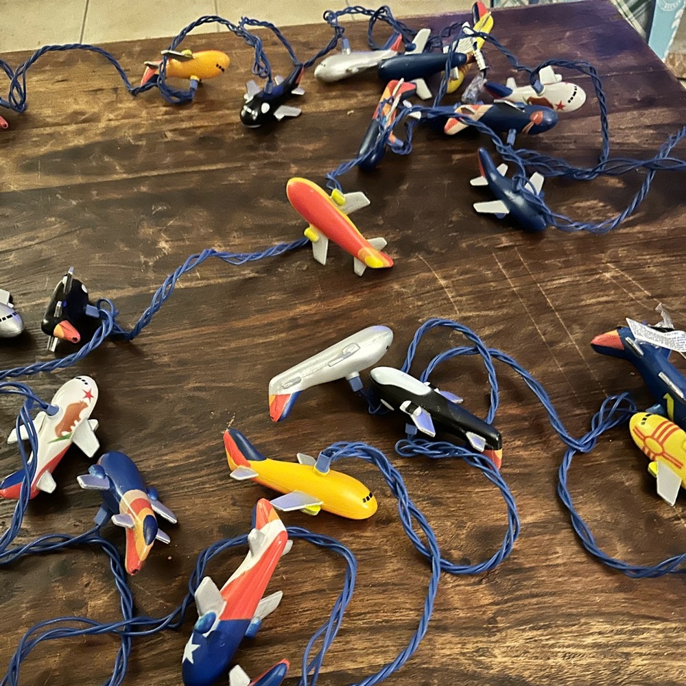 Rare HTF Southwest Airlines (3) sets of Christmas lights